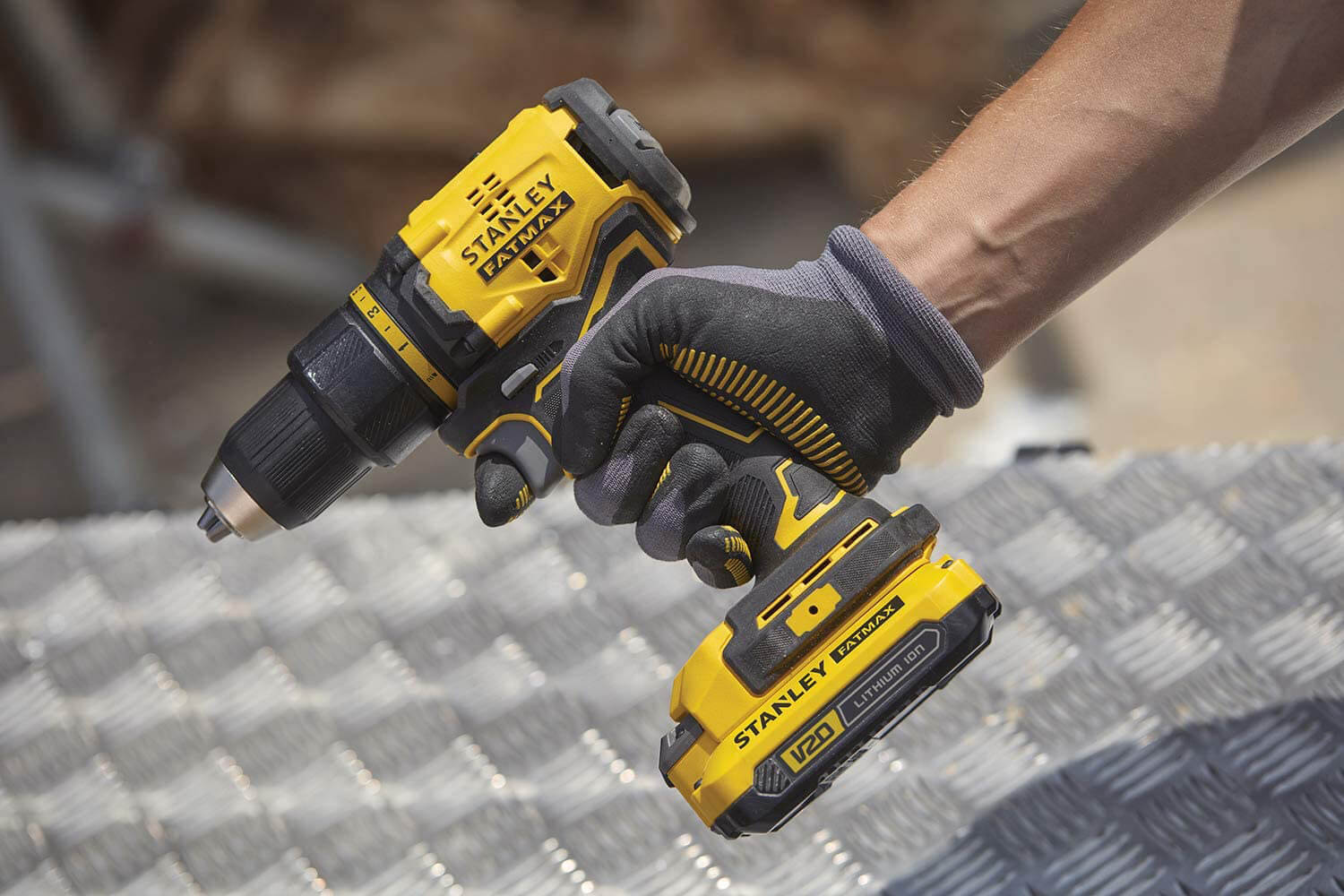 Дриль-шуруповерт акумуляторний безщітковий STANLEY FATMAX SFMCD710D2K