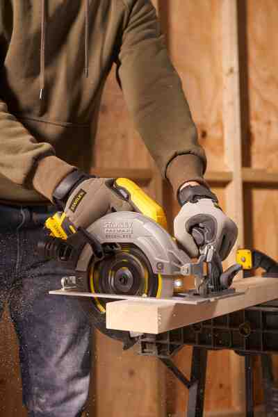 Пила циркулярна акумуляторна STANLEY FATMAX SFMCS550B