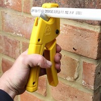 Різак для різання пластикових труб діаметром до 28 мм STANLEY 0-70-450