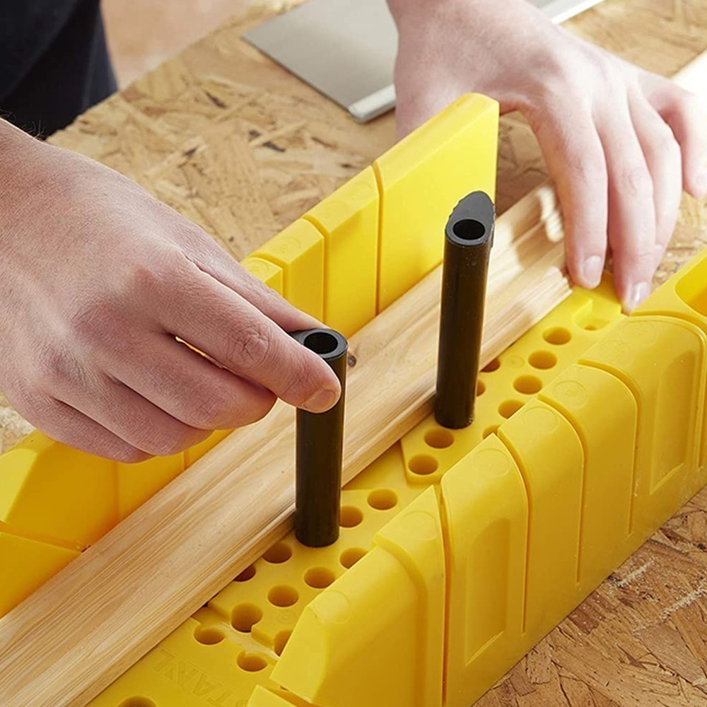 Стусло з полістиролу з ножівкою і фіксаторами STANLEY 1-20-600