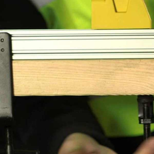 Лещата з швидкої регулюванням із зусиллям стиснення 180 кг STANLEY 0-83-179